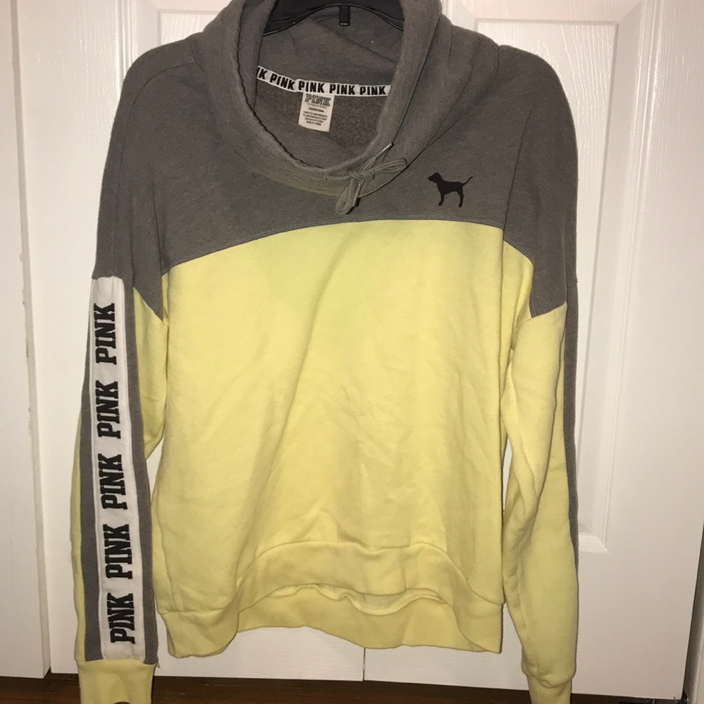 PINK turtleneck sweatshirt